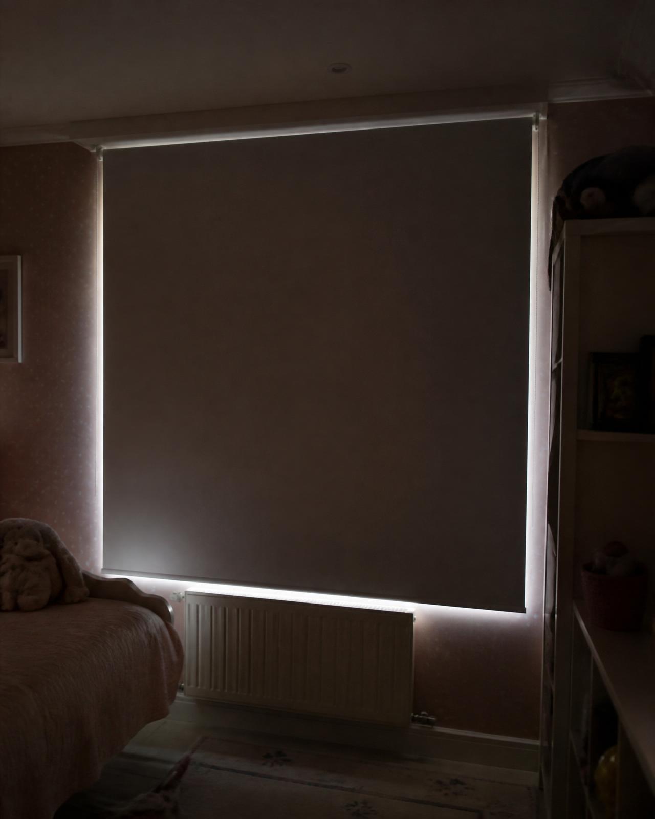 Beyaz — Mat Blackout stor perdesi